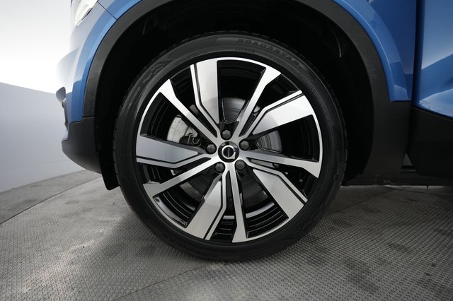 2021 Volvo XC40 Recharge — photo 17 of 20