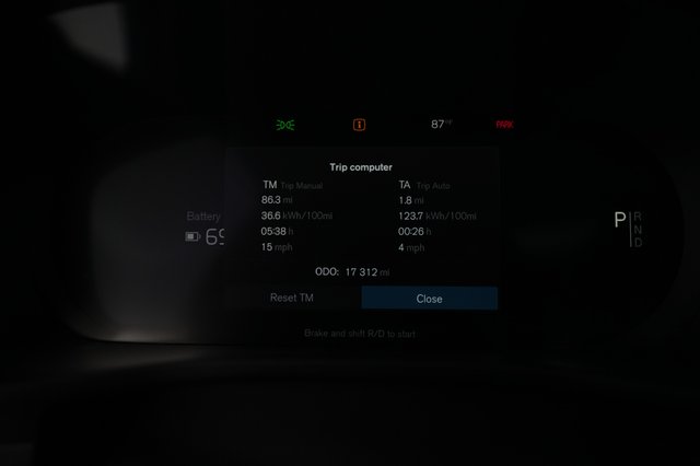 2021 Volvo XC40 Recharge — photo 5 of 20