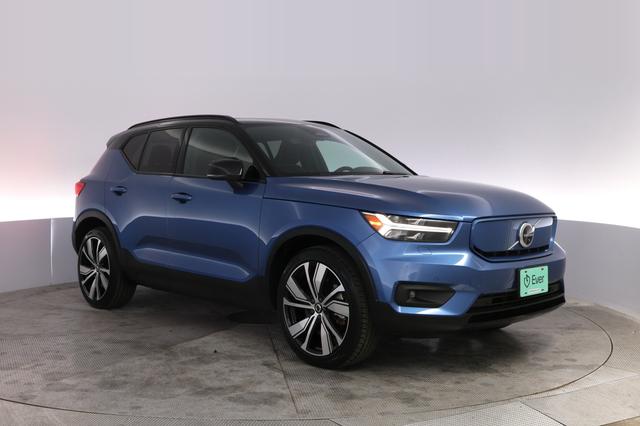 2021 Volvo XC40 Recharge — photo 10 of 20