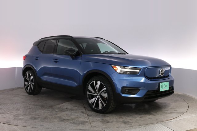 2021 Volvo XC40 Recharge — photo 10 of 20