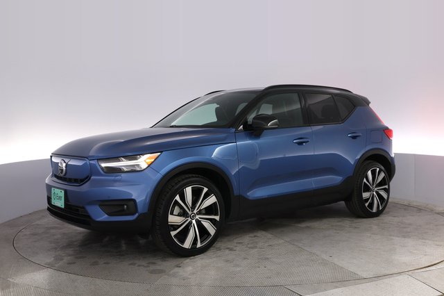 2021 Volvo XC40 Recharge — photo 14 of 20
