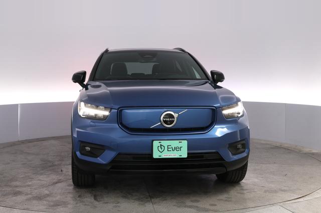 2021 Volvo XC40 Recharge — photo 9 of 20