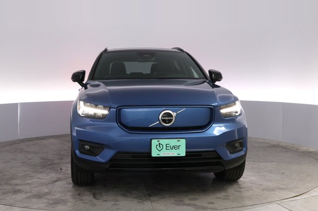 2021 Volvo XC40 Recharge — photo 9 of 20