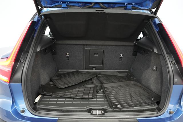 2021 Volvo XC40 Recharge — photo 6 of 20