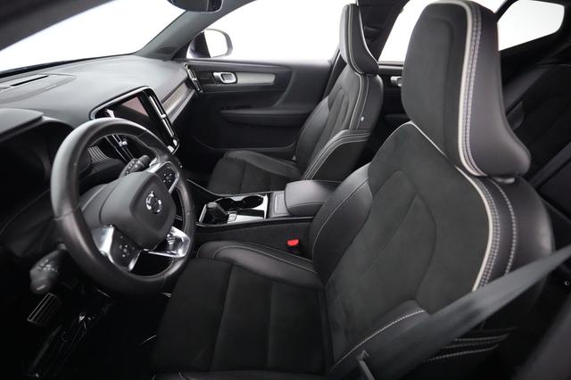 2021 Volvo XC40 Recharge — photo 3 of 20
