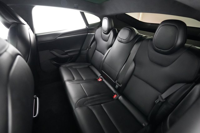2022 Tesla Model S — photo 19 of 24