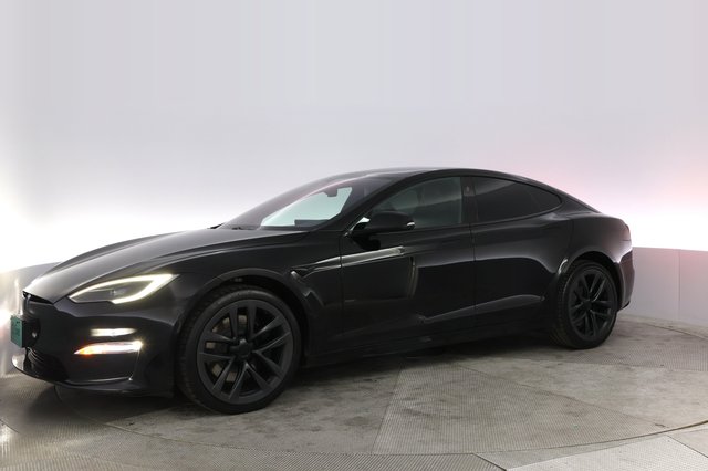 2022 Tesla Model S — photo 14 of 24