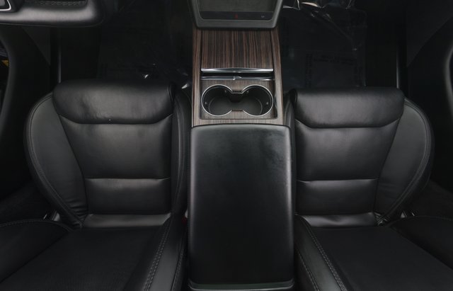 2022 Tesla Model S — photo 22 of 24