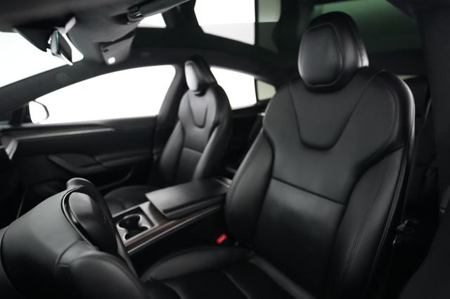 2022 Tesla Model S — photo 3 of 24