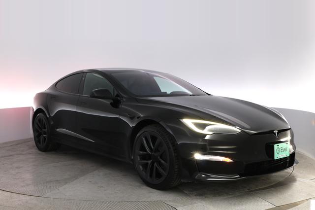 2022 Tesla Model S — photo 10 of 24