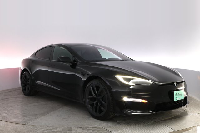 2022 Tesla Model S — photo 10 of 24