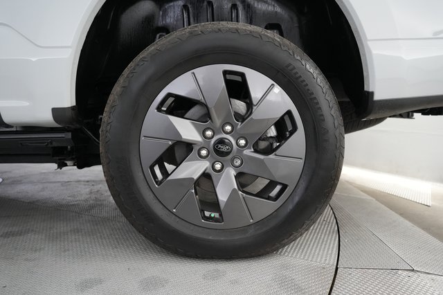 2023 Ford F-150 Lightning — photo 7 of 15