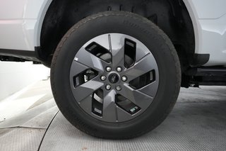 2023 Ford F-150 Lightning — photo 11 of 15