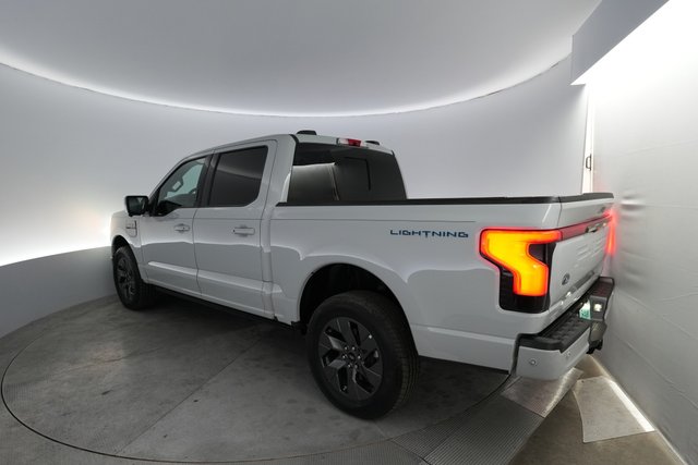 2023 Ford F-150 Lightning — photo 2 of 15