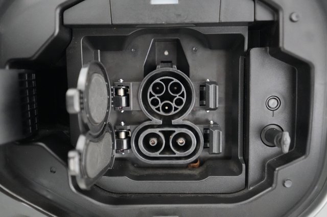 2023 Toyota bZ4X — photo 8 of 20