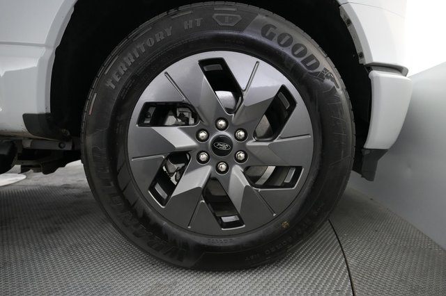 2024 Ford F-150 Lightning — photo 10 of 15