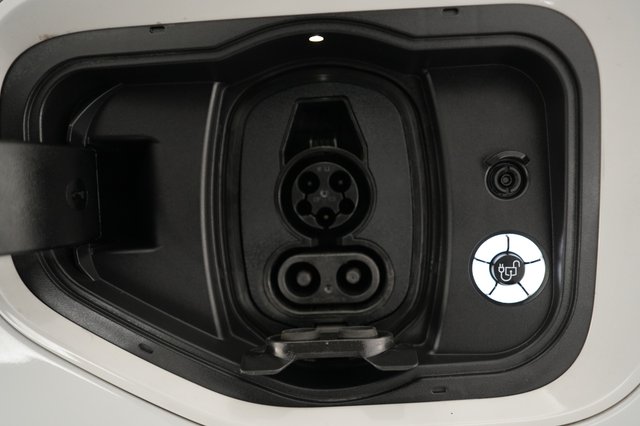 2024 Ford F-150 Lightning — photo 8 of 15