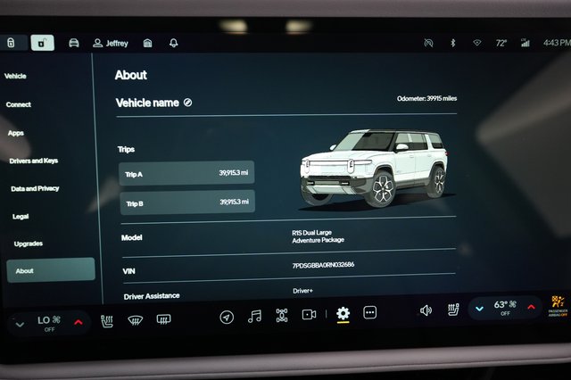 2024 Rivian R1S — photo 5 of 21