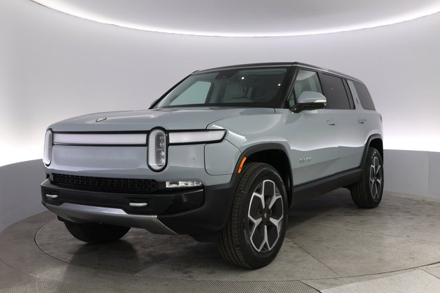 2024 Rivian R1S — VIN 7PDSGBBA0RN032686