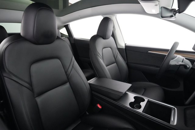 2024 Tesla Model Y — photo 18 of 21