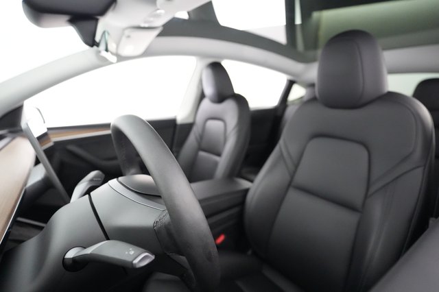 2024 Tesla Model Y — photo 3 of 21