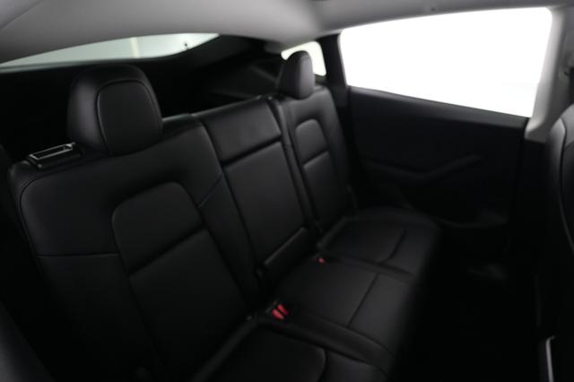 2024 Tesla Model Y — photo 4 of 21