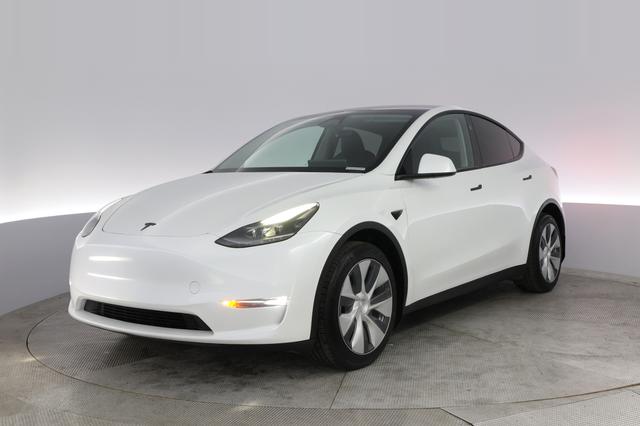 2024 Tesla Model Y — VIN 7SAYGDEE1RF056508