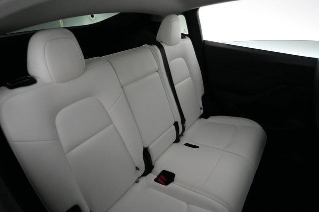2025 Tesla Model Y — photo 4 of 22