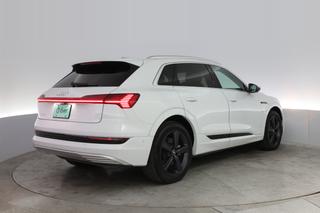 2019 Audi e-tron — photo 2 of 21
