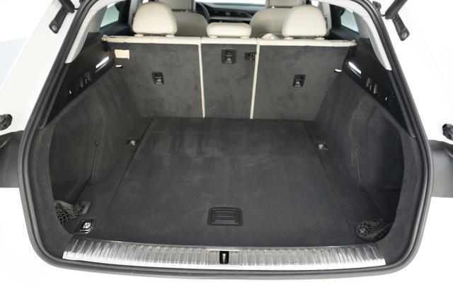 2019 Audi e-tron — photo 6 of 21