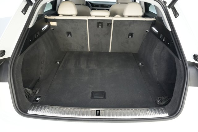 2019 Audi e-tron — photo 6 of 21