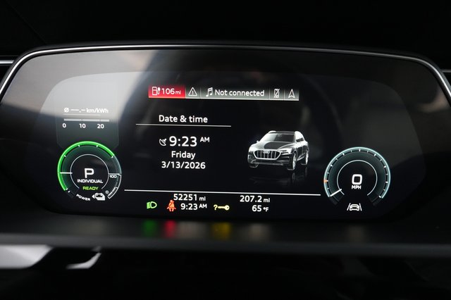 2019 Audi e-tron — photo 5 of 21