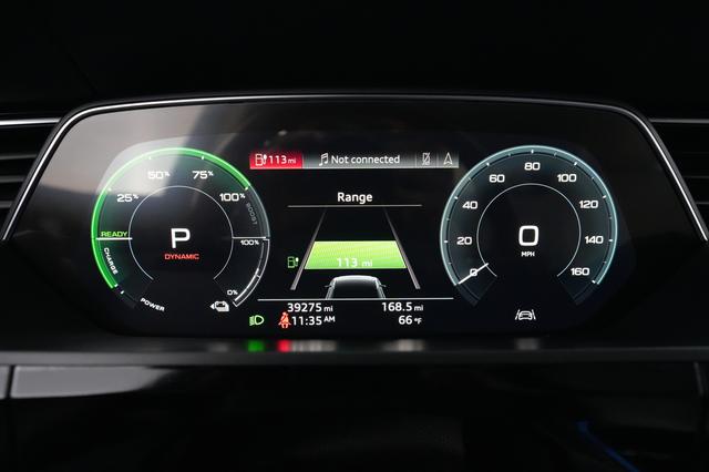 2019 Audi e-tron — photo 5 of 22
