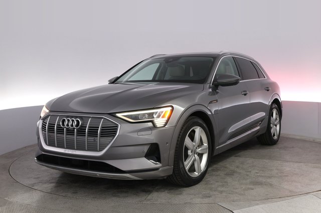 2019 Audi e-tron — VIN WA1VAAGE3KB008914