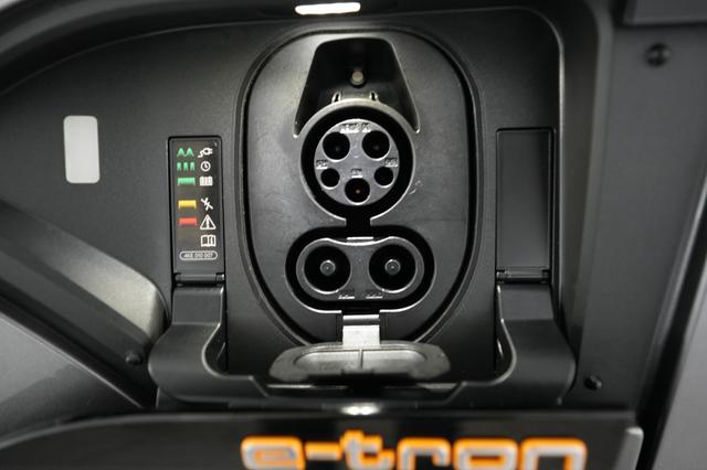 2019 Audi e-tron — photo 8 of 22