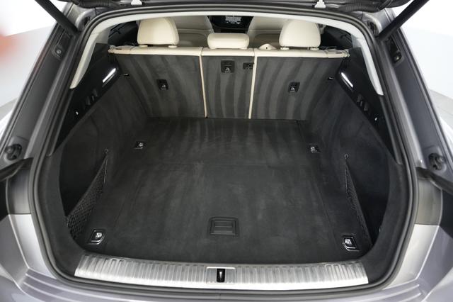 2019 Audi e-tron — photo 6 of 22