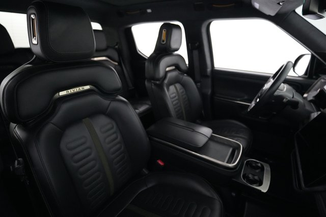 2022 Rivian R1T — photo 17 of 20