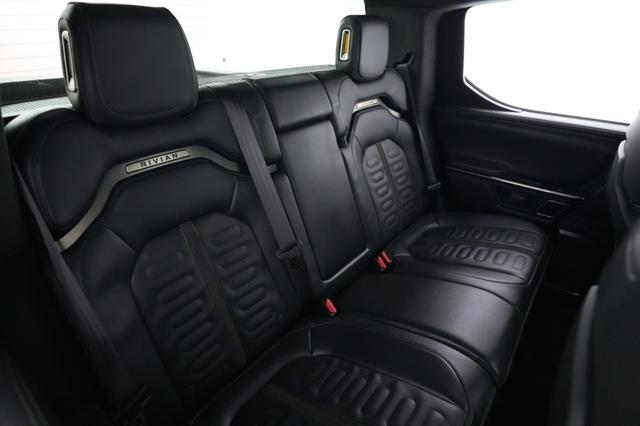 2022 Rivian R1T — photo 4 of 20