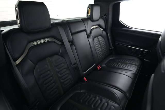2022 Rivian R1T — photo 4 of 20