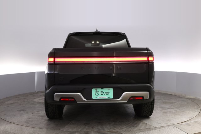 2022 Rivian R1T — photo 12 of 20