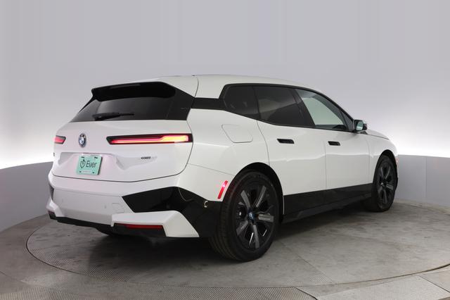 2022 BMW iX — photo 2 of 20