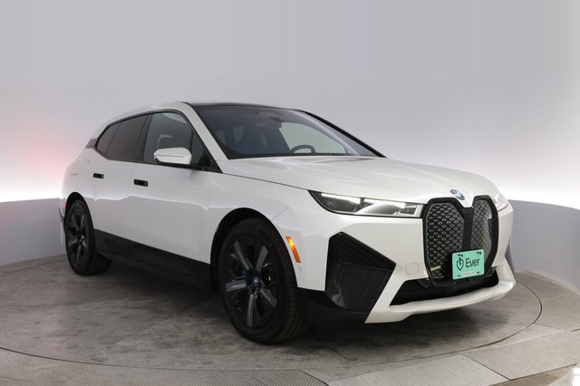 2022 BMW iX — photo 10 of 20