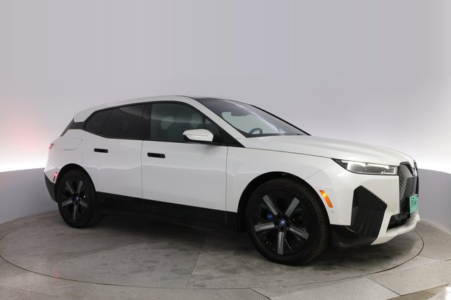 2022 BMW iX — photo 11 of 20
