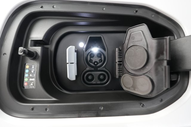 2022 BMW iX — photo 8 of 20
