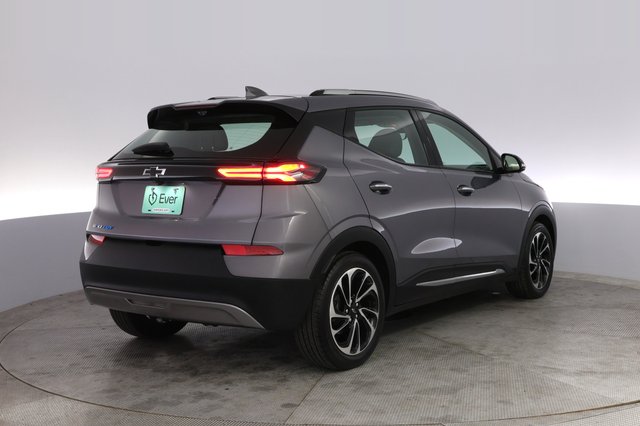 2022 Chevrolet Bolt EUV — photo 2 of 22