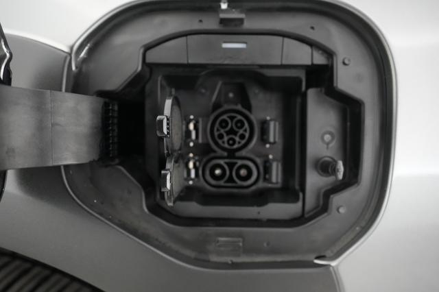 2023 Subaru Solterra — photo 8 of 20