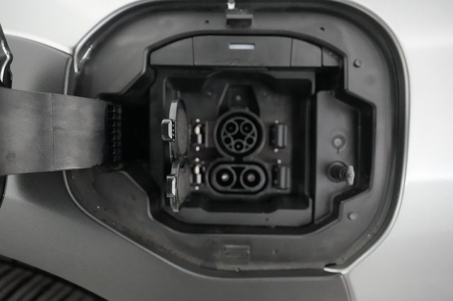 2023 Subaru Solterra — photo 8 of 20