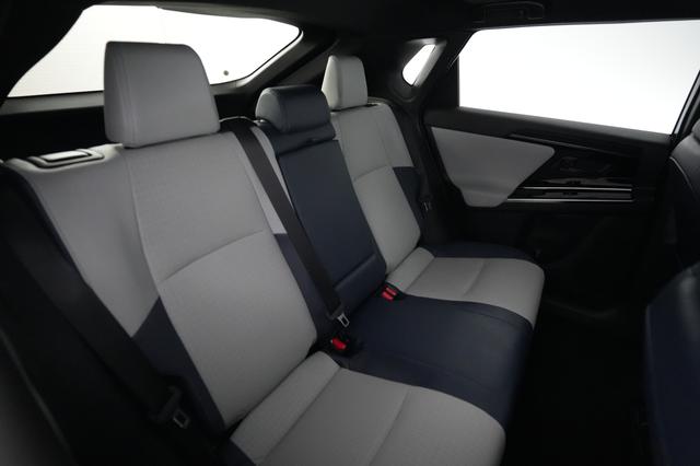 2023 Subaru Solterra — photo 4 of 20