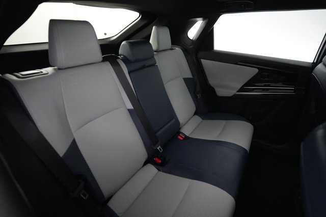 2023 Subaru Solterra — photo 4 of 20