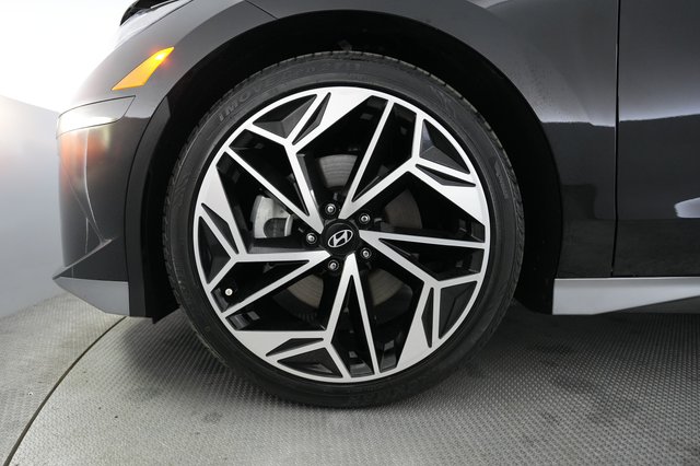 2023 Hyundai IONIQ 6 — photo 15 of 21